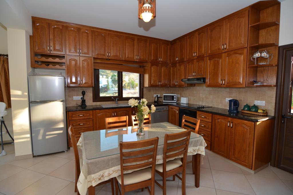 Kalli Villa Pomos Pokoj fotografie