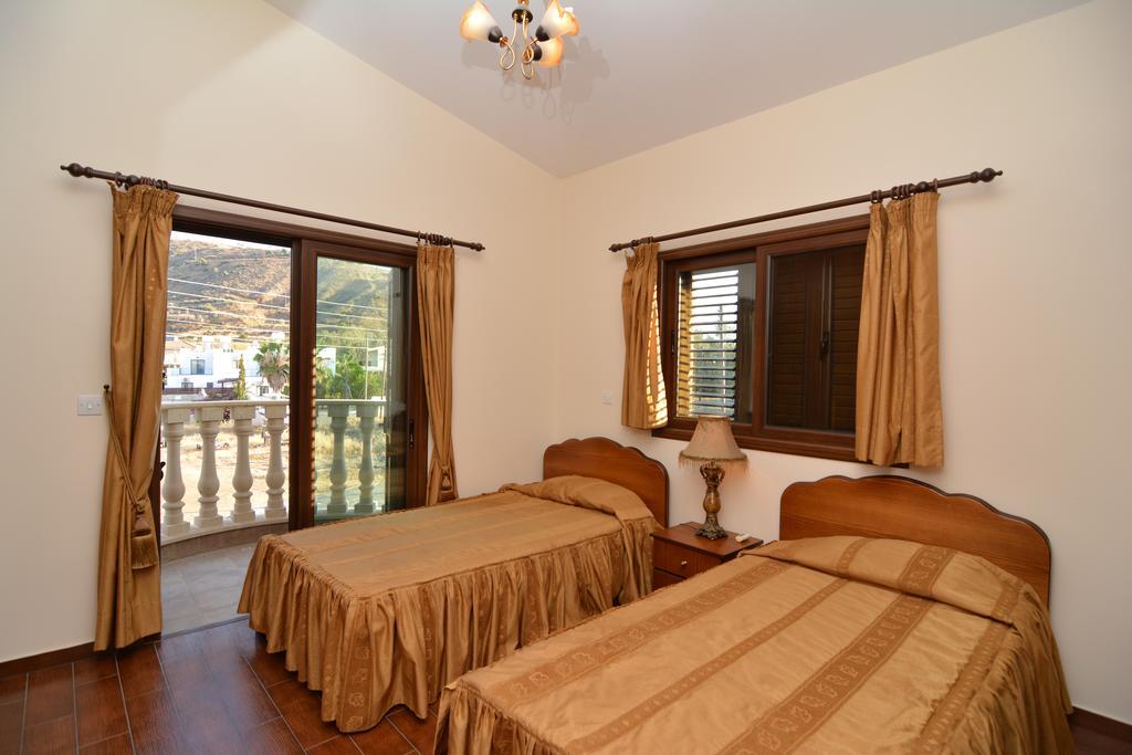Kalli Villa Pomos Pokoj fotografie