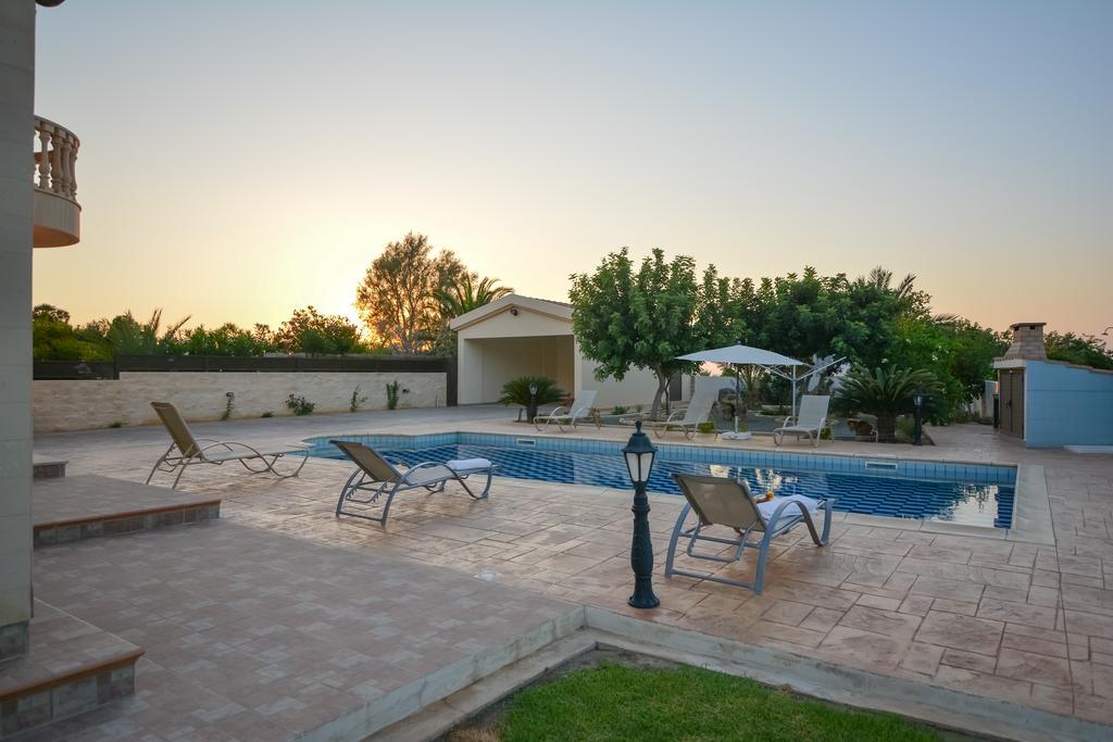Kalli Villa Pomos Pokoj fotografie